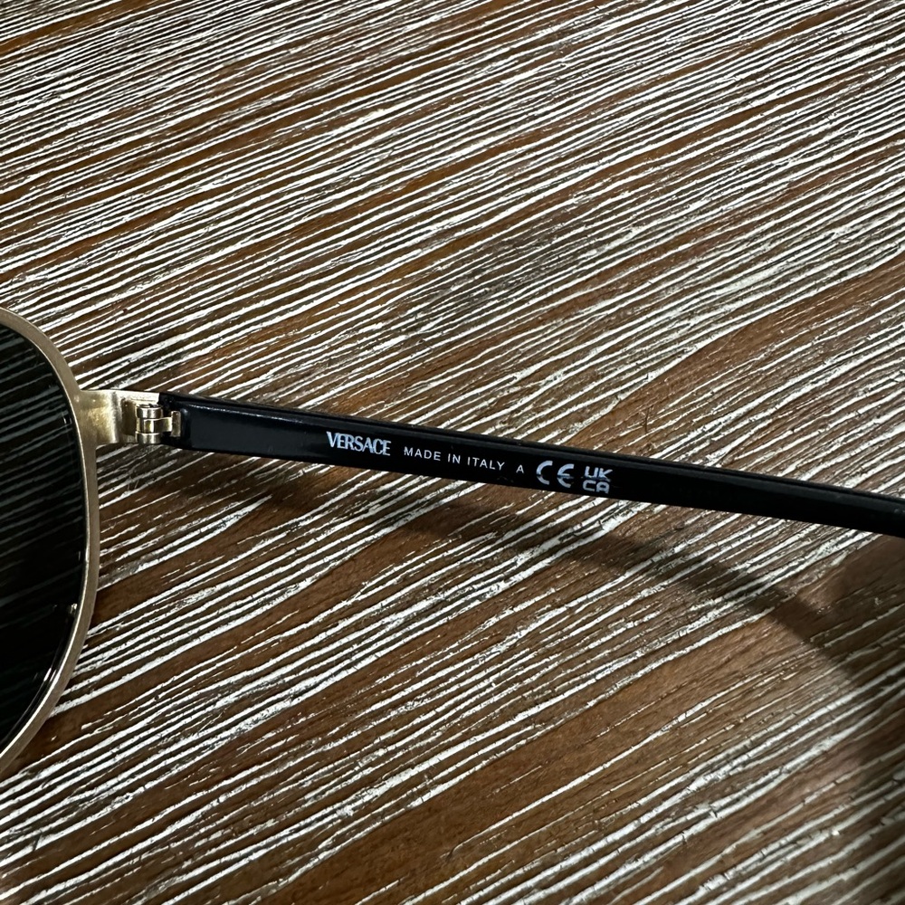 Versace sunglasses - Picture 9 of 13